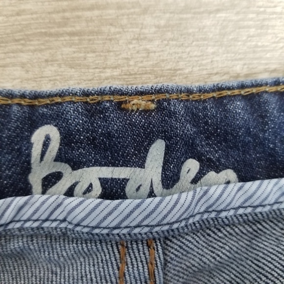 Boden bootcut Jean's. Size 8 regular. - Picture 2 of 6